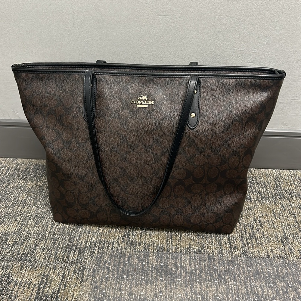 😍Coach Work Tote😍